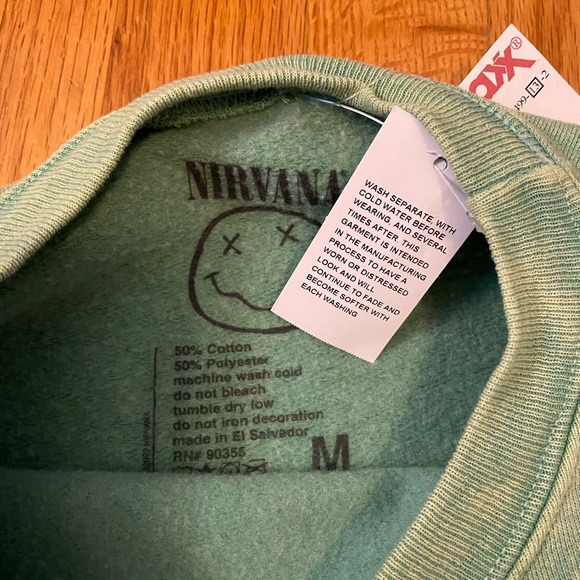 Nirvana crewneck NWT - Picture 5 of 7